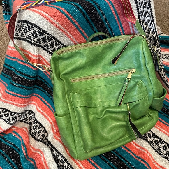 Green faux leather backpack bag with guitar strap shoulder strap, large bag - Picture 2 of 4